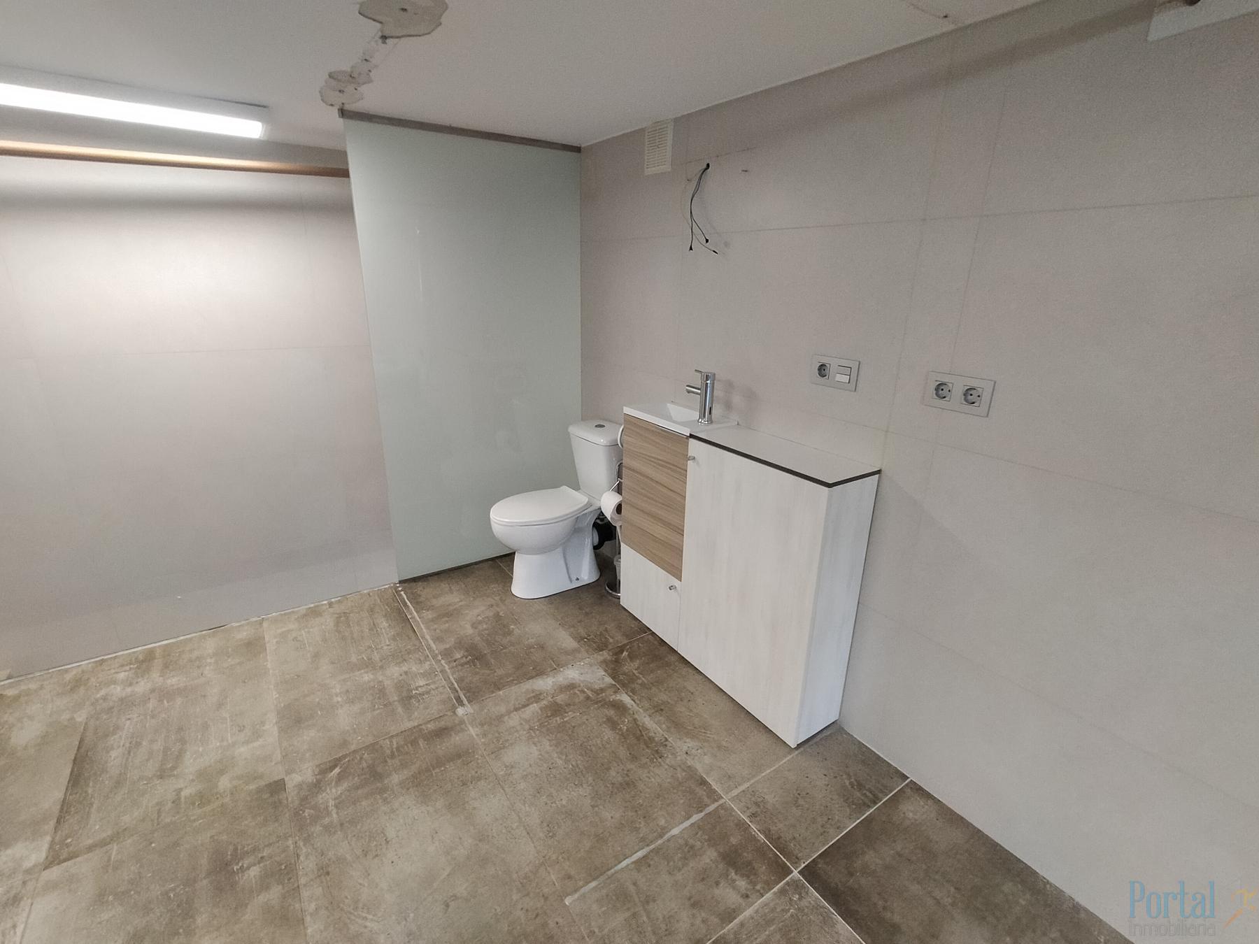 For sale of commercial in Burgos