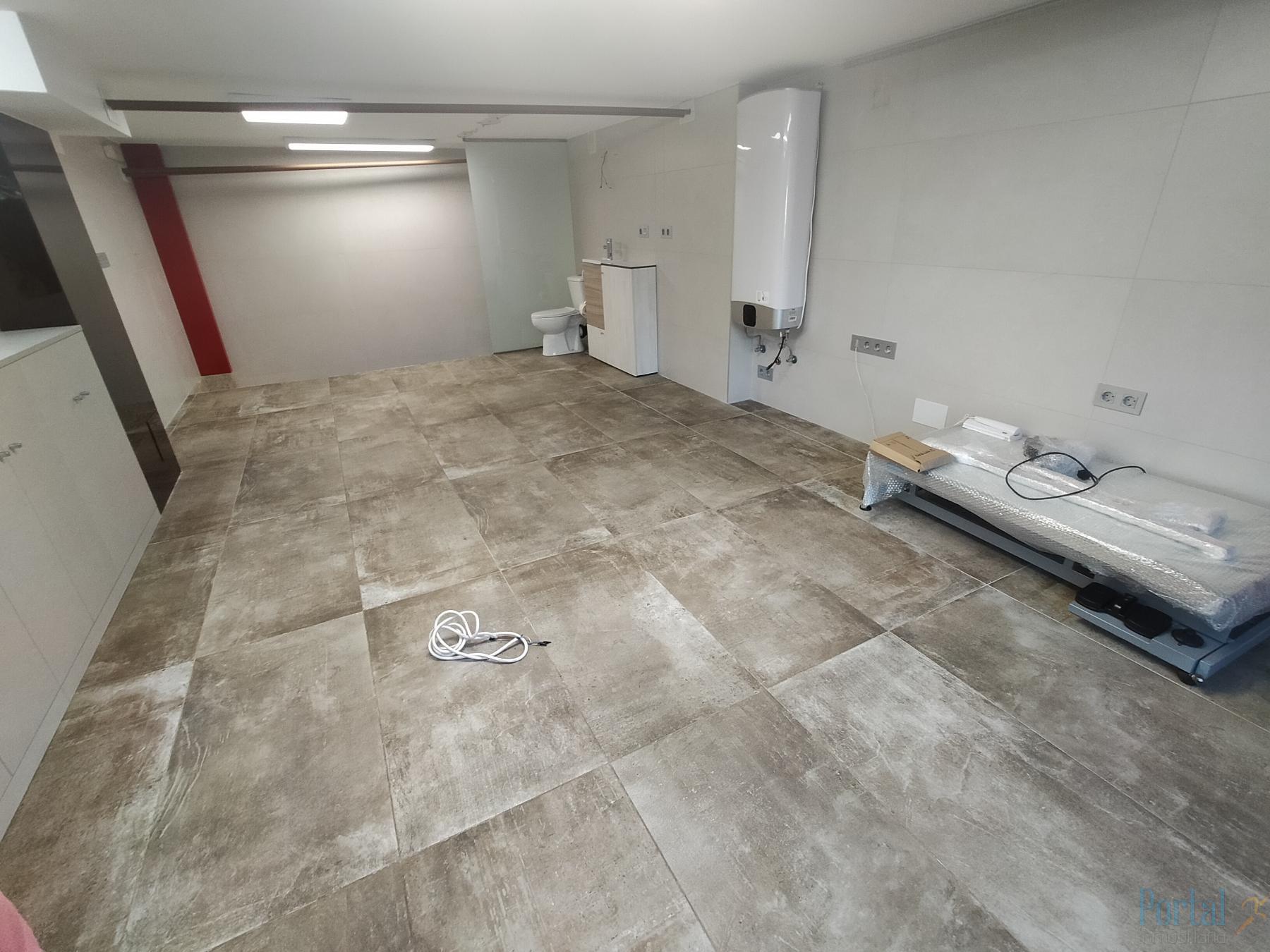 For sale of commercial in Burgos