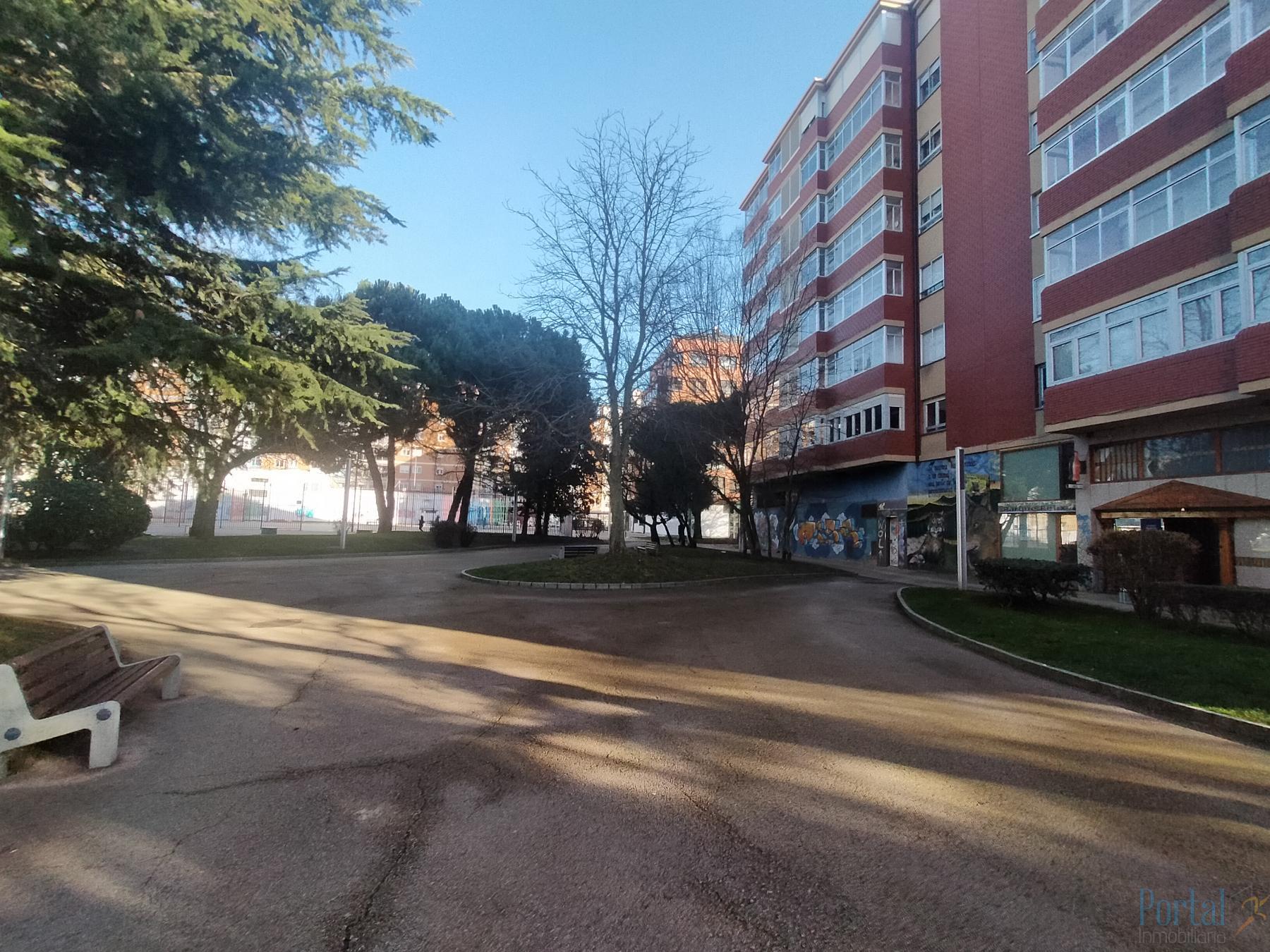 For sale of commercial in Burgos