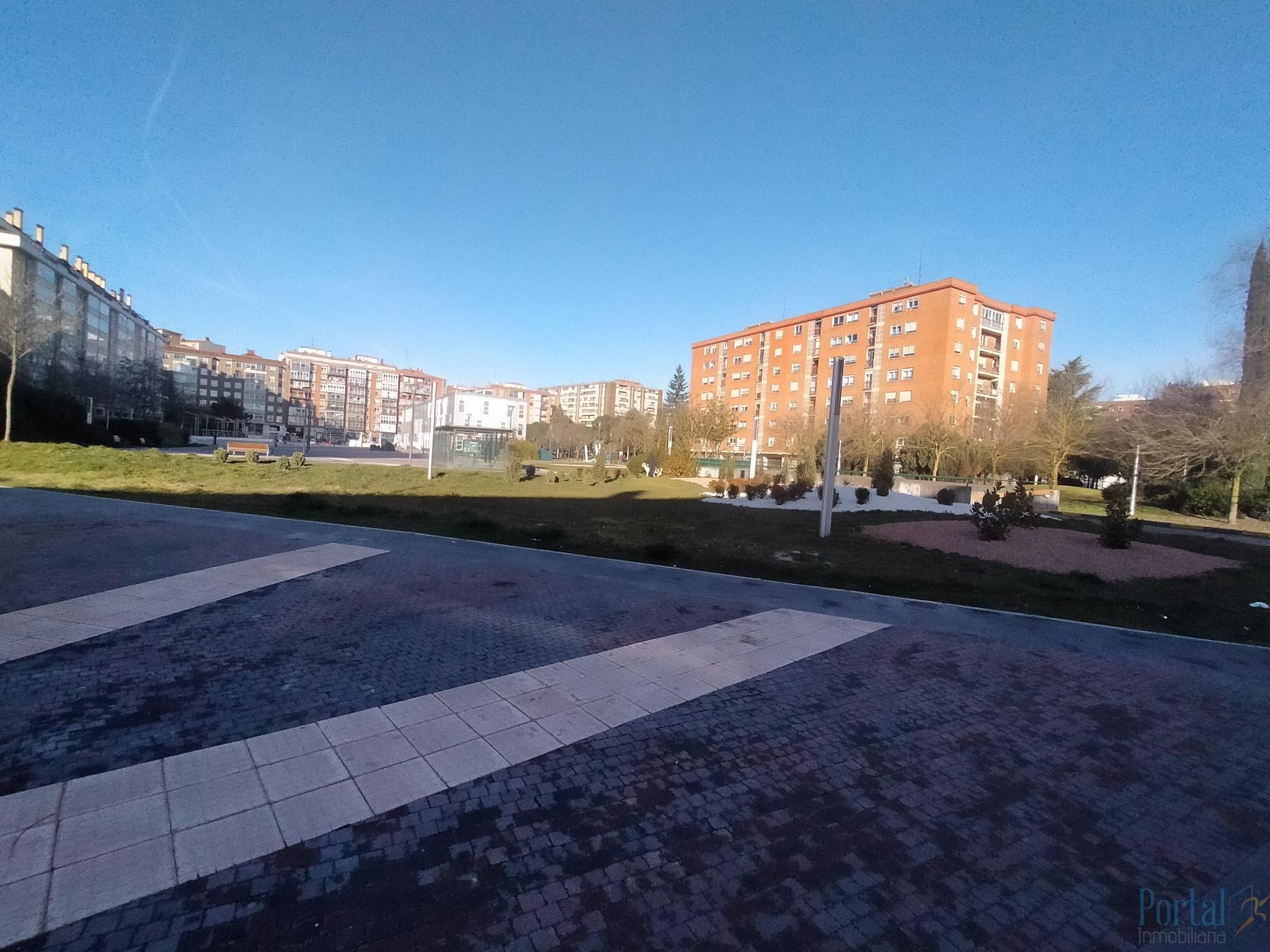 For sale of commercial in Burgos