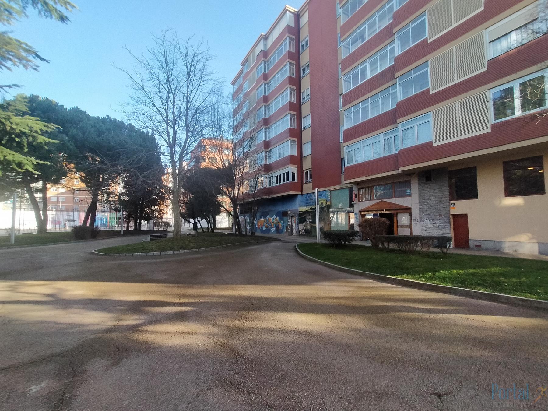 For sale of commercial in Burgos