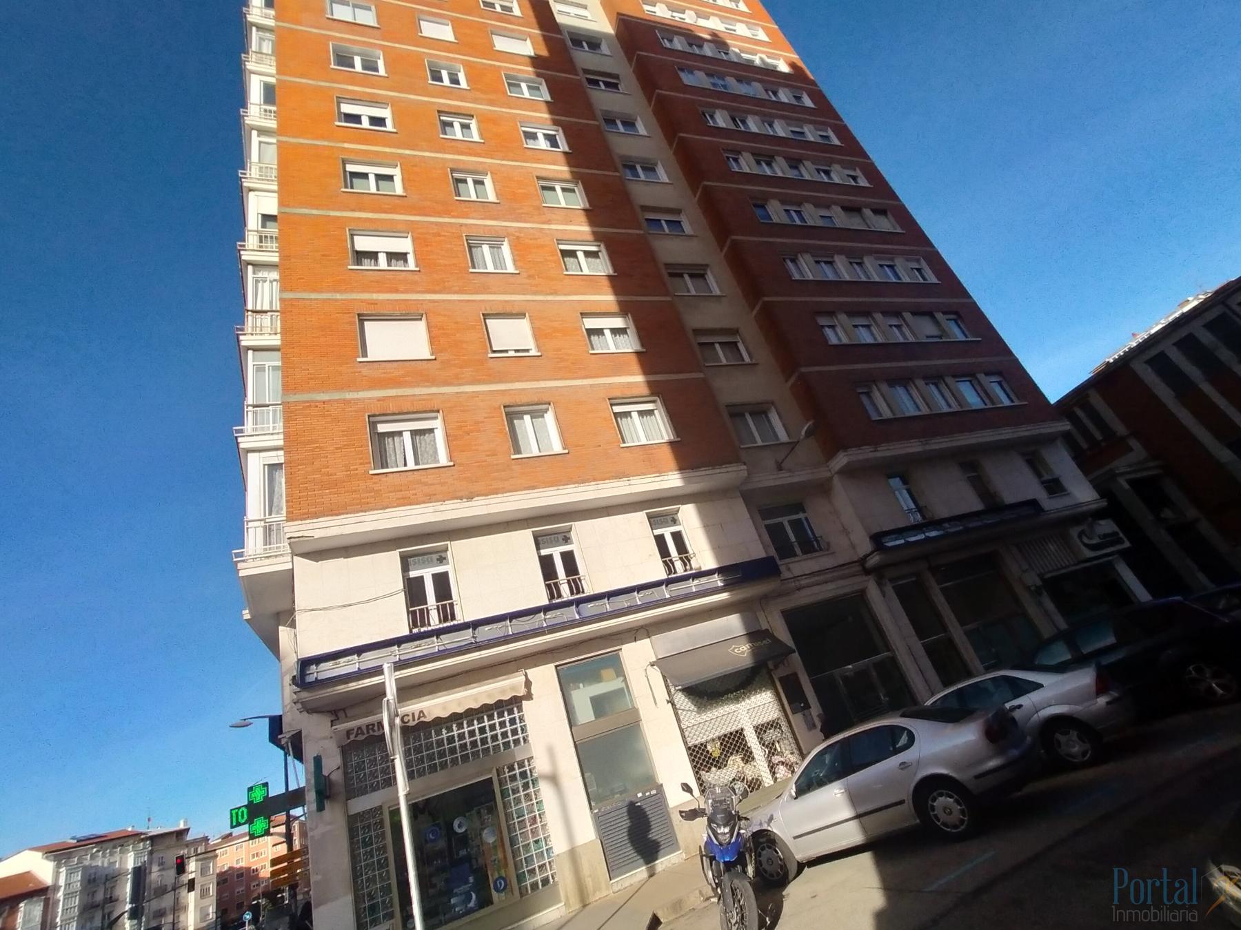 For sale of flat in Burgos
