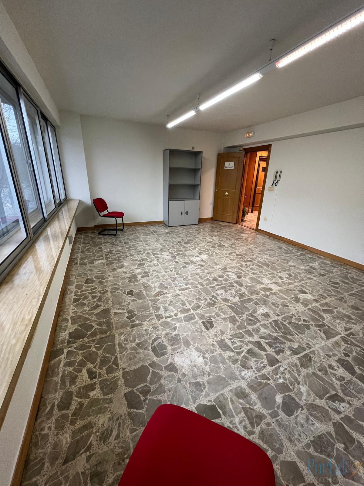 For rent of office in Burgos