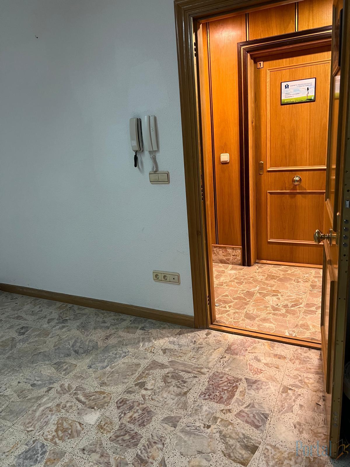 For rent of office in Burgos