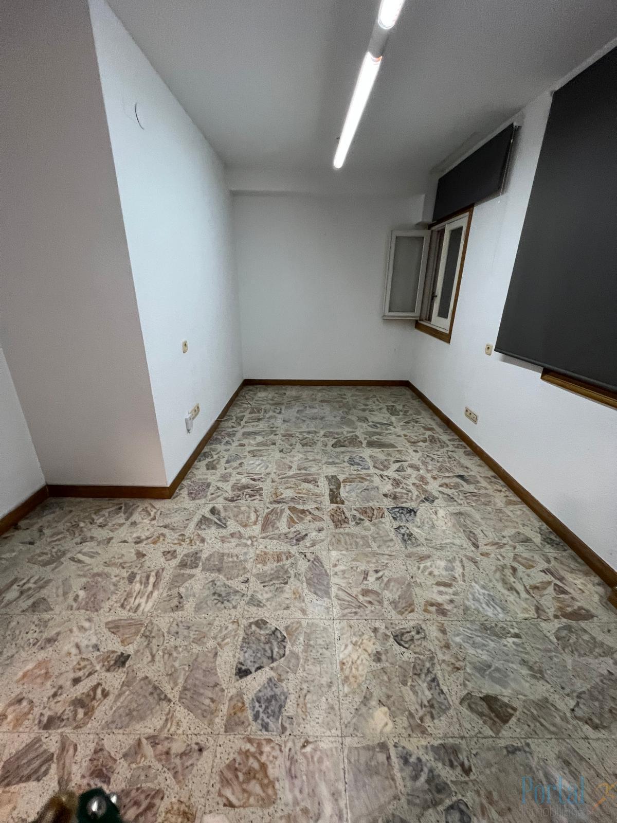 For rent of office in Burgos