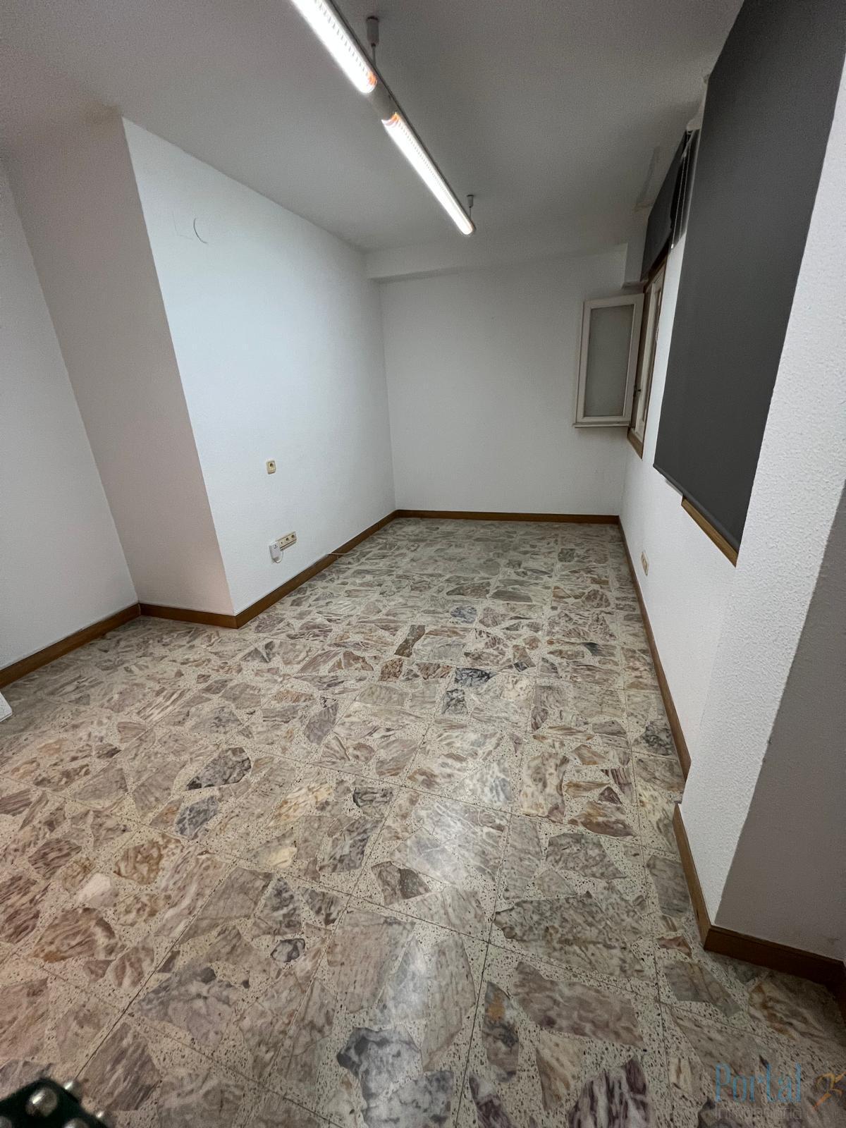For rent of office in Burgos