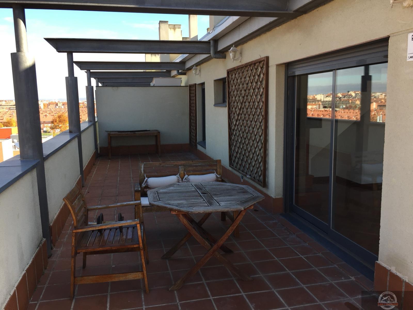 For sale of penthouse in Alcalá de Henares