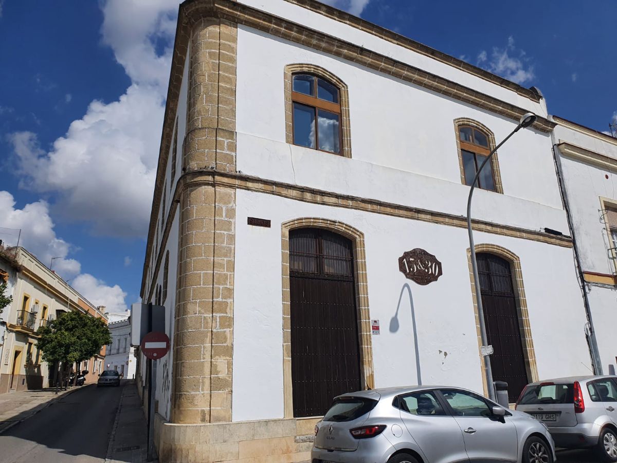 For sale of building in Jerez de la Frontera