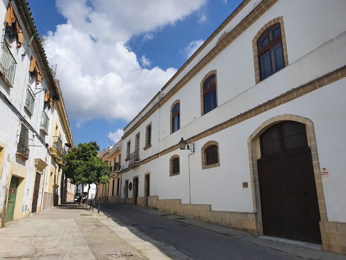 For sale of building in Jerez de la Frontera