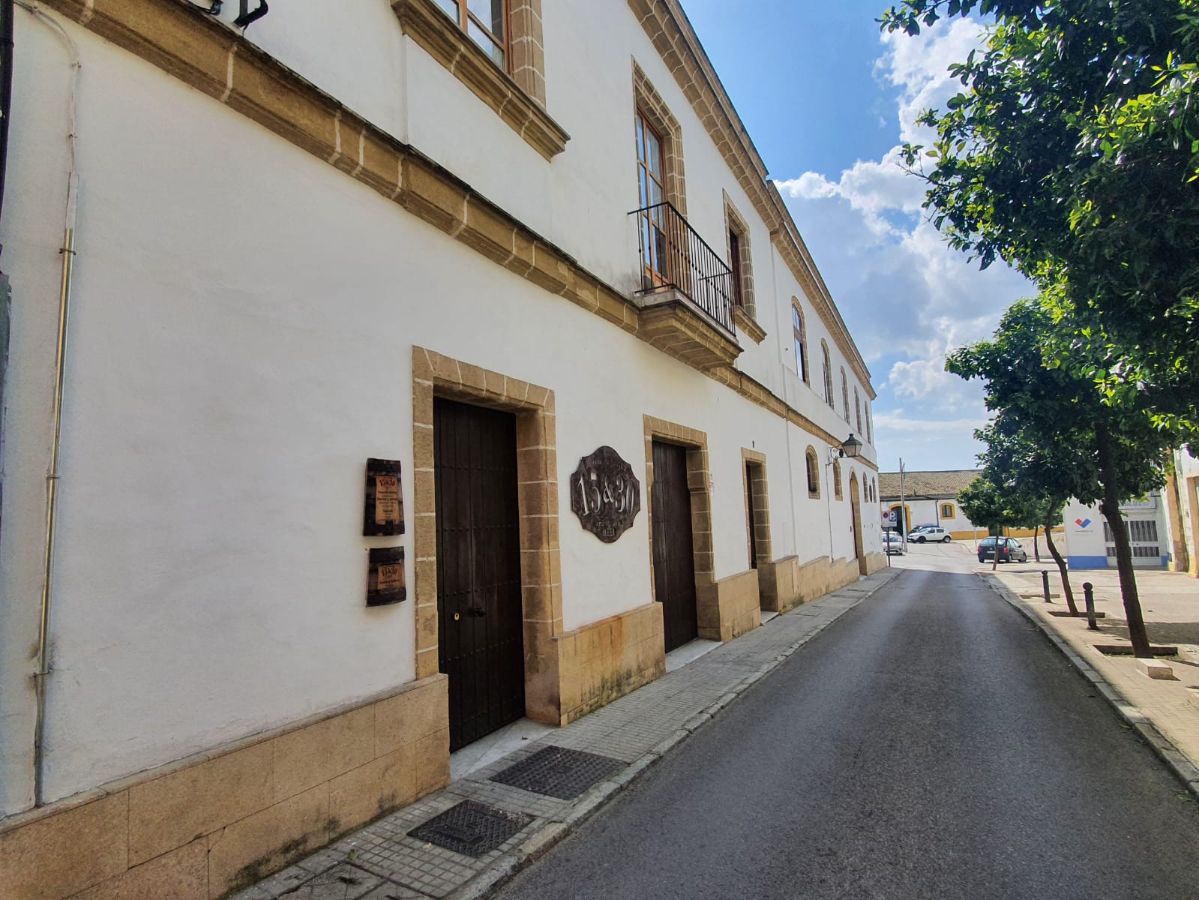 For sale of building in Jerez de la Frontera