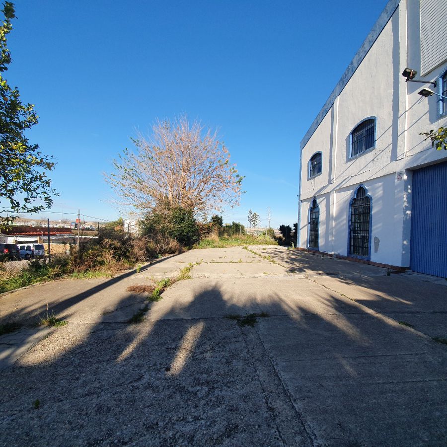 For sale of industrial plant/warehouse in Jerez de la Frontera