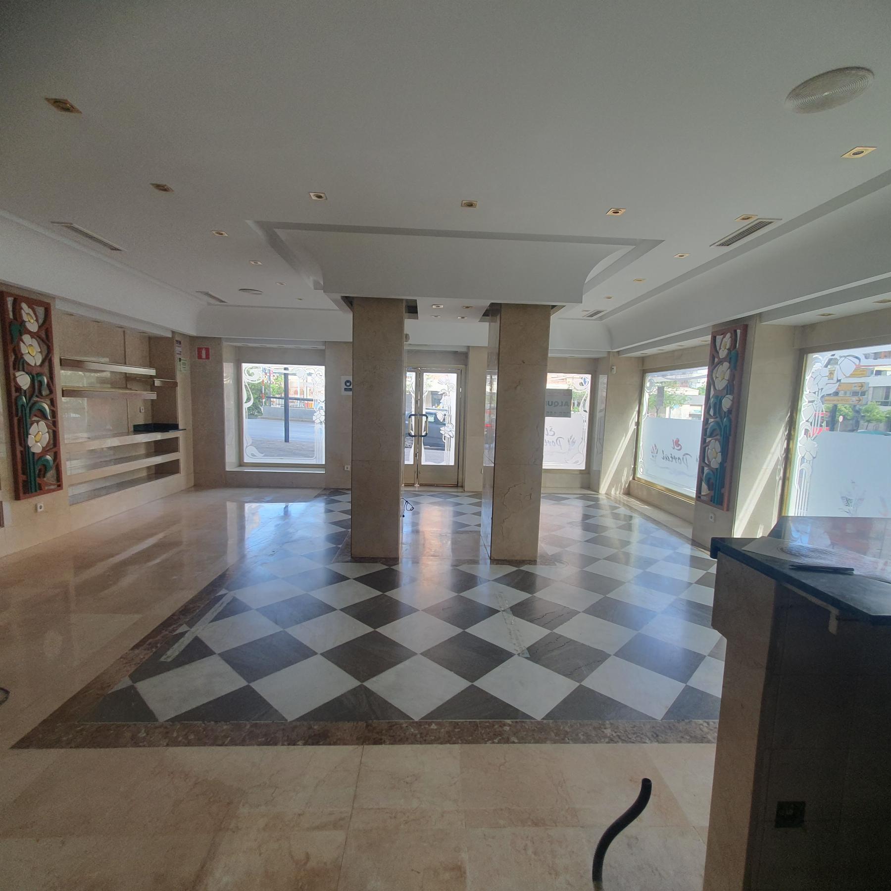 For rent of commercial in Jerez de la Frontera