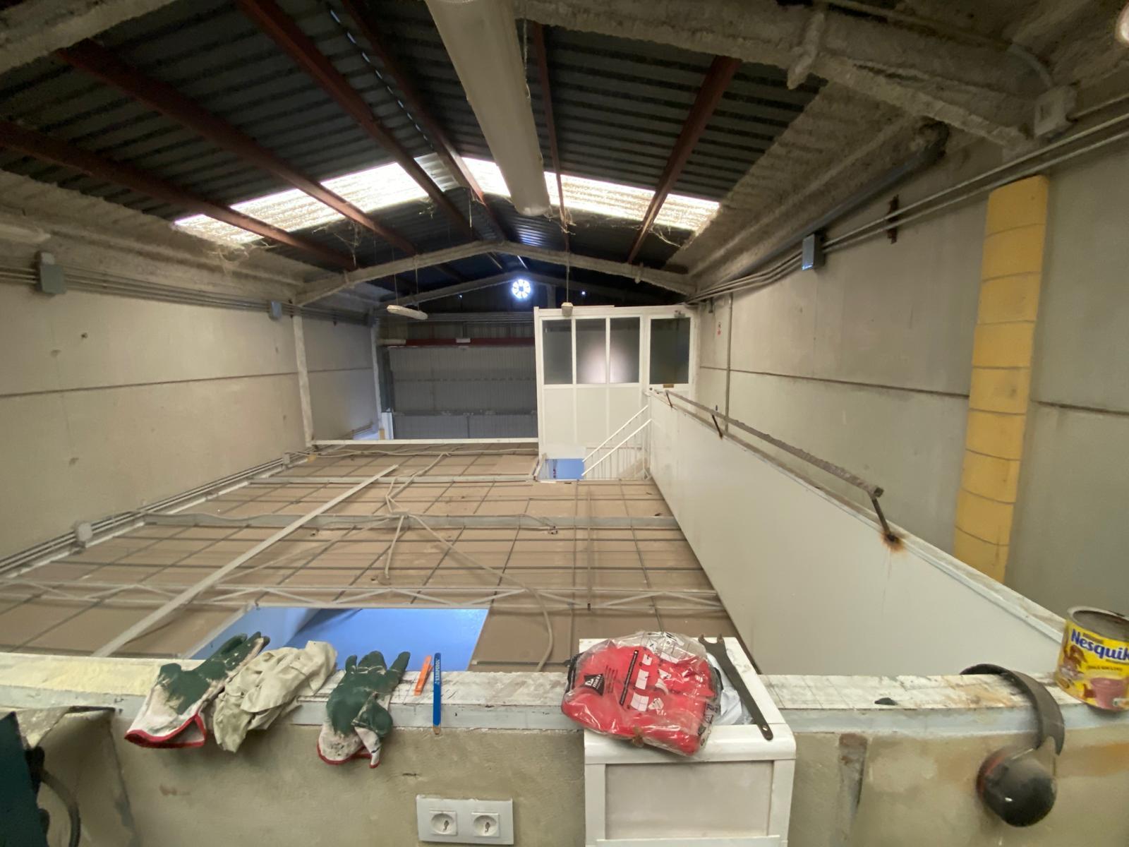 For sale of industrial plant/warehouse in Jerez de la Frontera