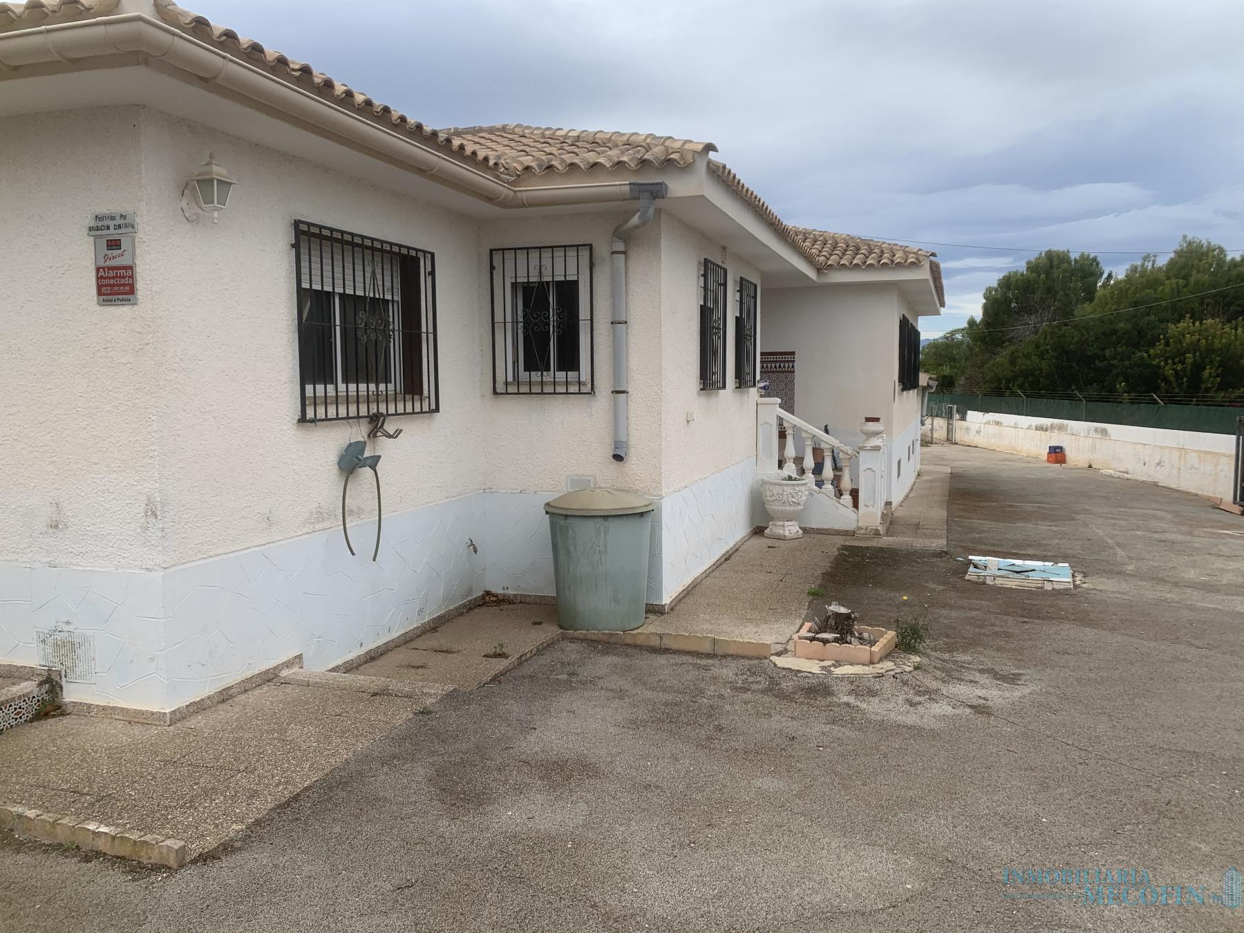 For sale of villa in Alfaz del Pi