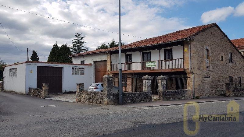 For sale of house in Mazcuerras