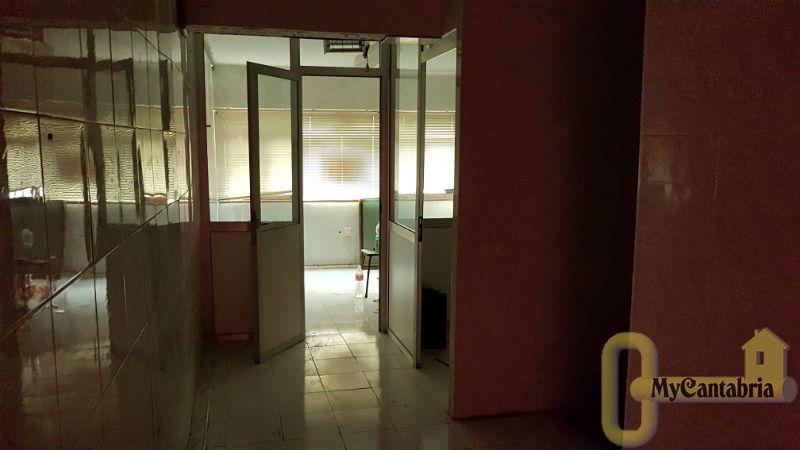 For rent of commercial in Santander