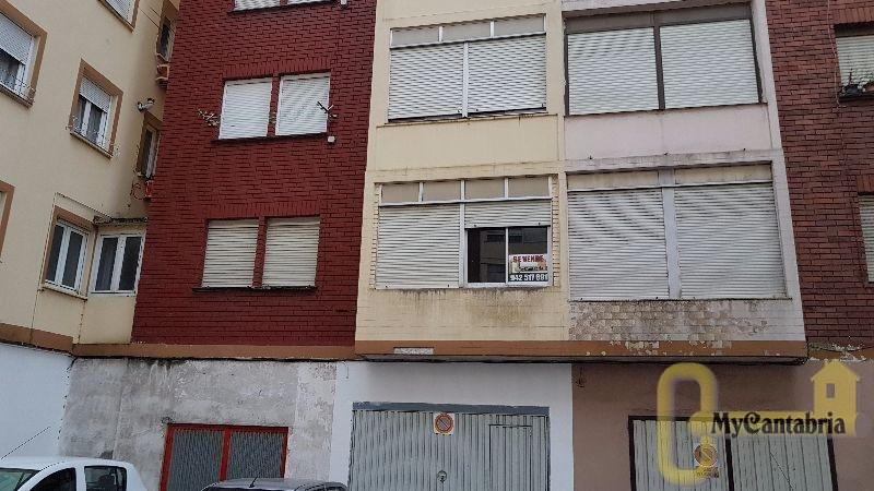 For sale of flat in Santa María de Cayón