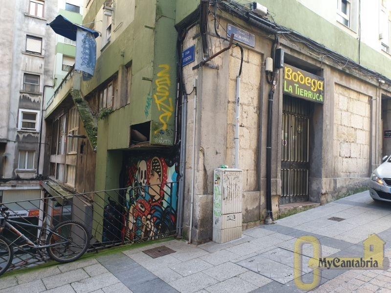 For sale of commercial in Santander