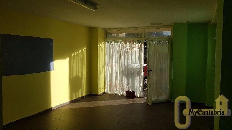 For rent of commercial in El Astillero
