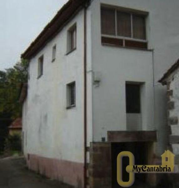For sale of house in Arenas de Iguña