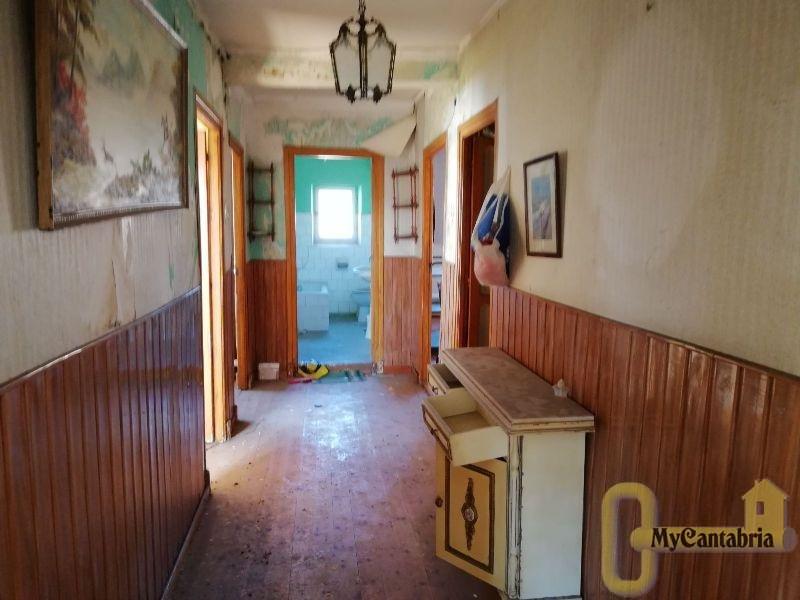 For sale of house in Arenas de Iguña