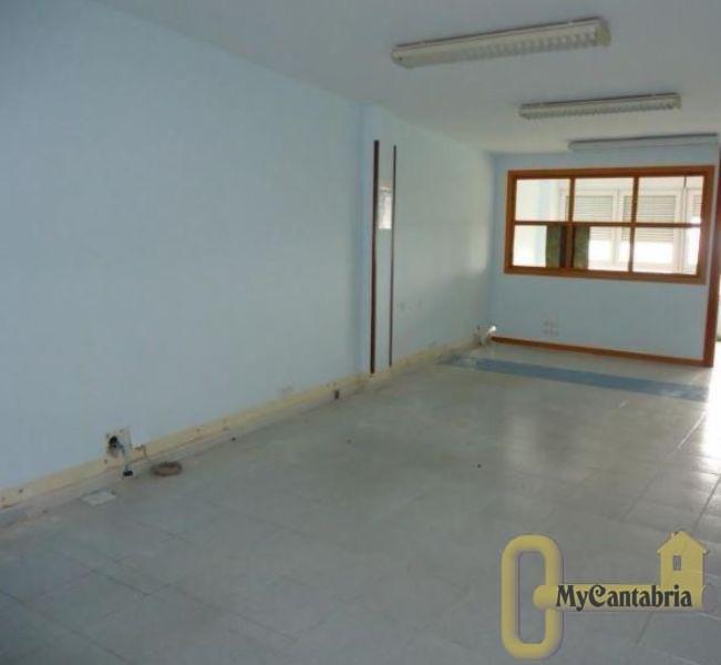 For sale of commercial in Santander