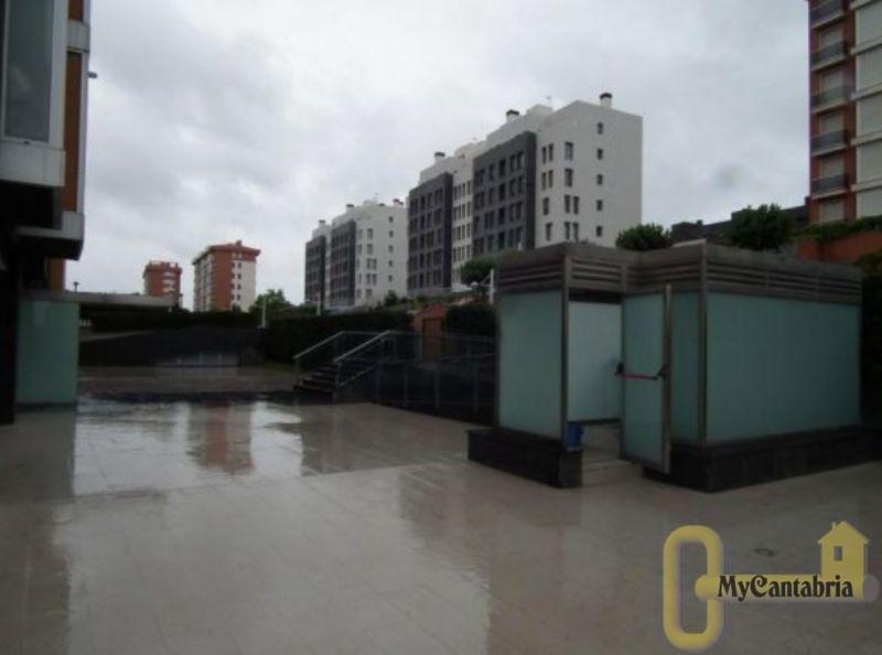 For sale of garage in Santander