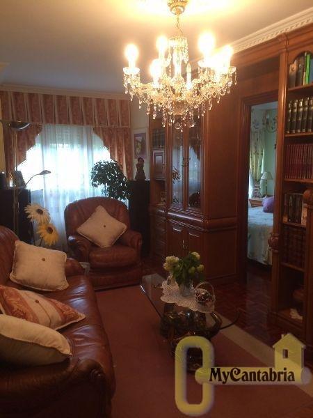 For sale of flat in Medio Cudeyo