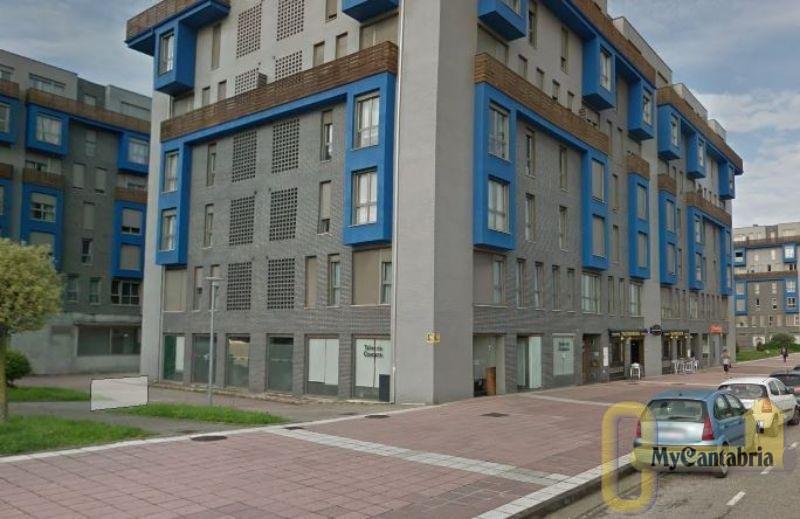 For sale of commercial in Santander