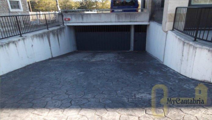 For sale of garage in Reocín
