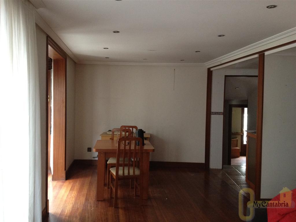 For sale of apartment in Castro-Urdiales