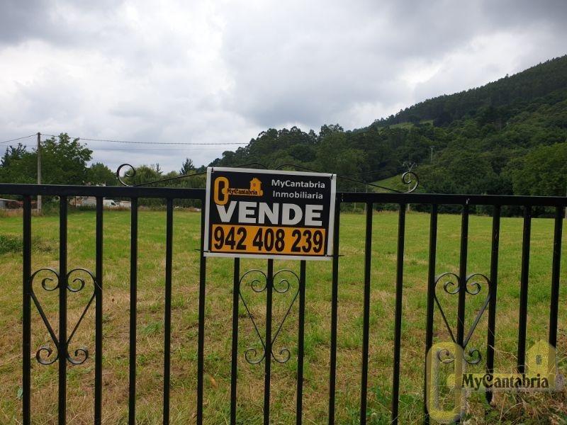 For sale of land in Santa María de Cayón