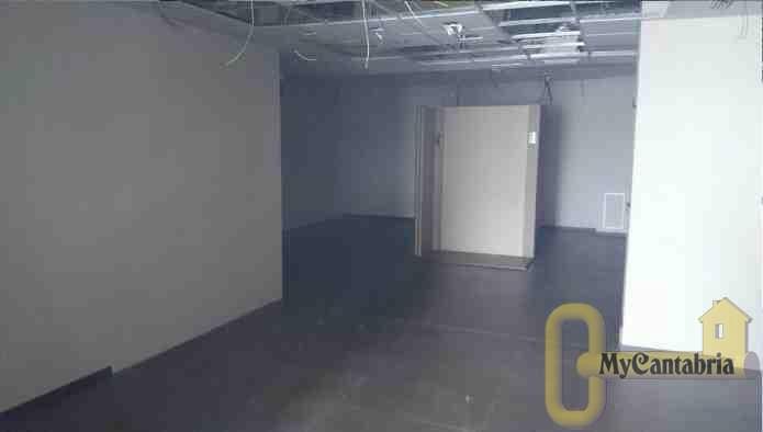 For sale of commercial in Santander