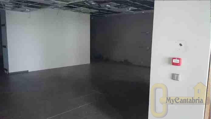 For sale of commercial in Santander