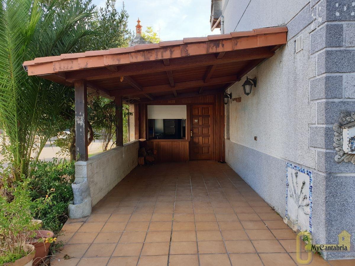 For sale of house in Santa María de Cayón