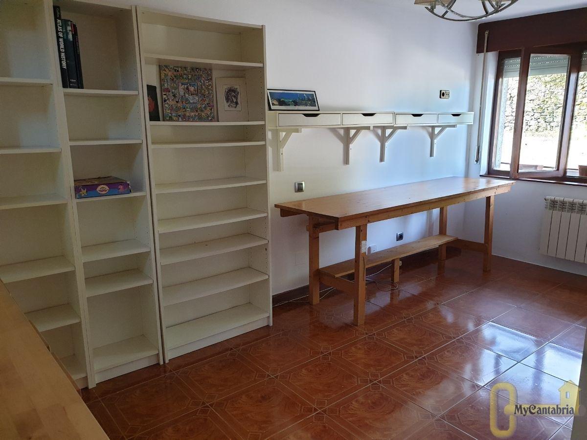 For sale of house in Santa María de Cayón