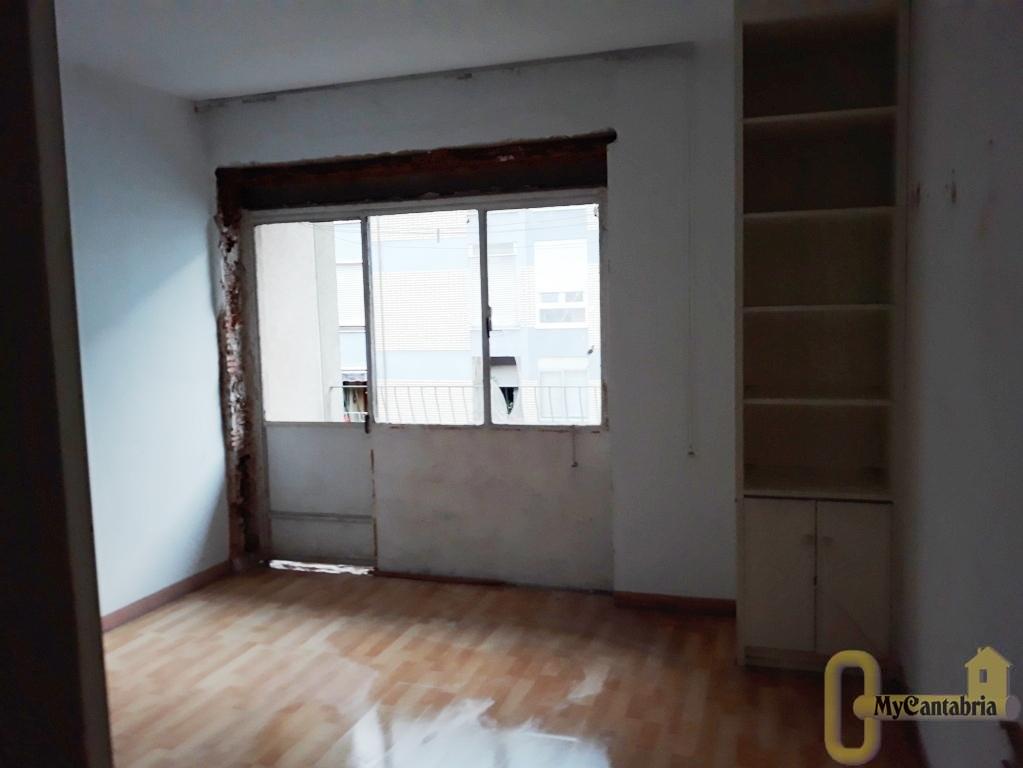 For sale of flat in Torrelavega