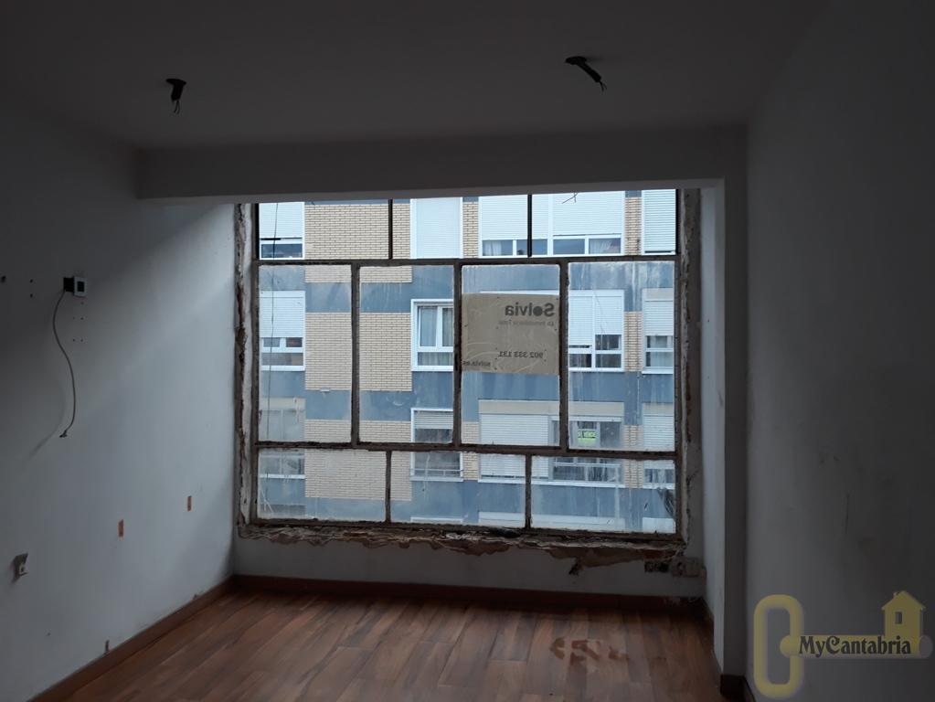 For sale of flat in Torrelavega