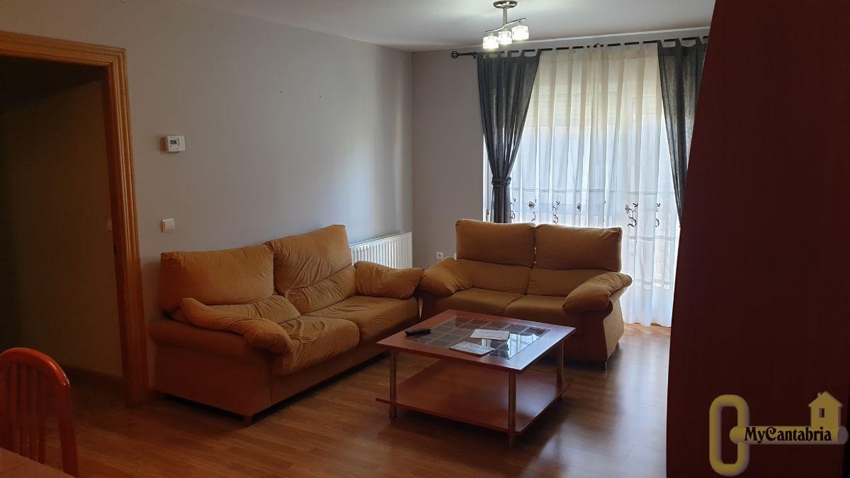 For sale of flat in Piélagos