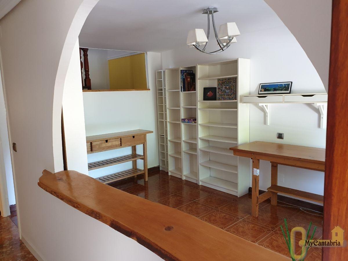 For sale of house in Santa María de Cayón