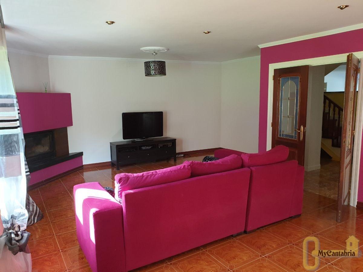 For sale of house in Santa María de Cayón