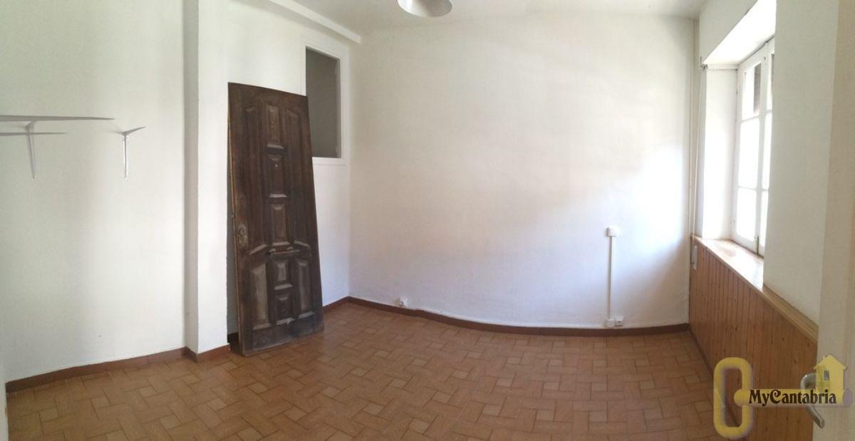 For sale of flat in Santa Cruz de Bezana