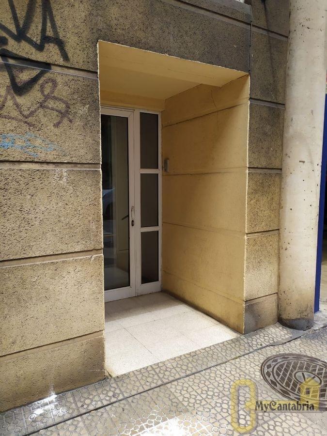 For sale of garage in Santander