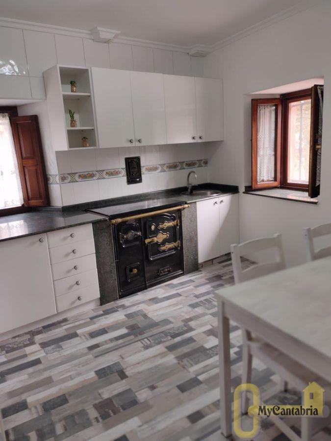 For sale of house in Castañeda