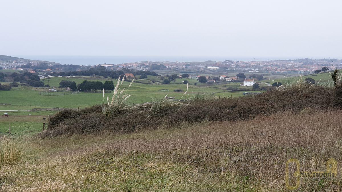 For sale of land in Santa Cruz de Bezana