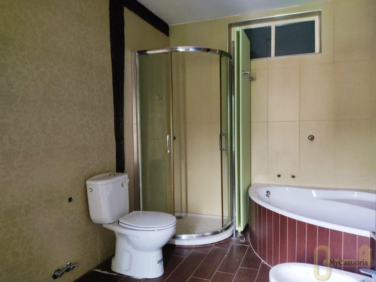 For sale of hotel in Riotuerto