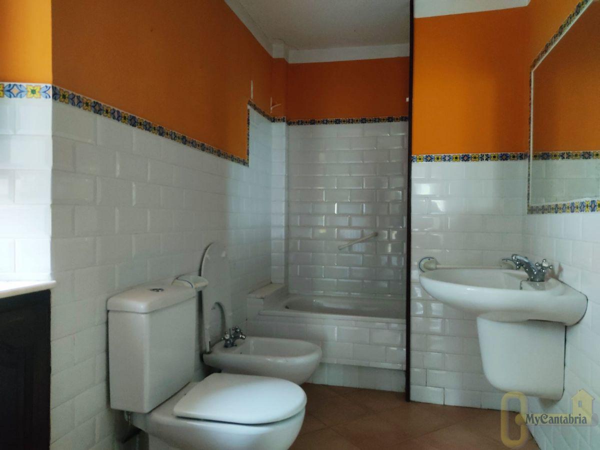 For sale of hotel in Riotuerto