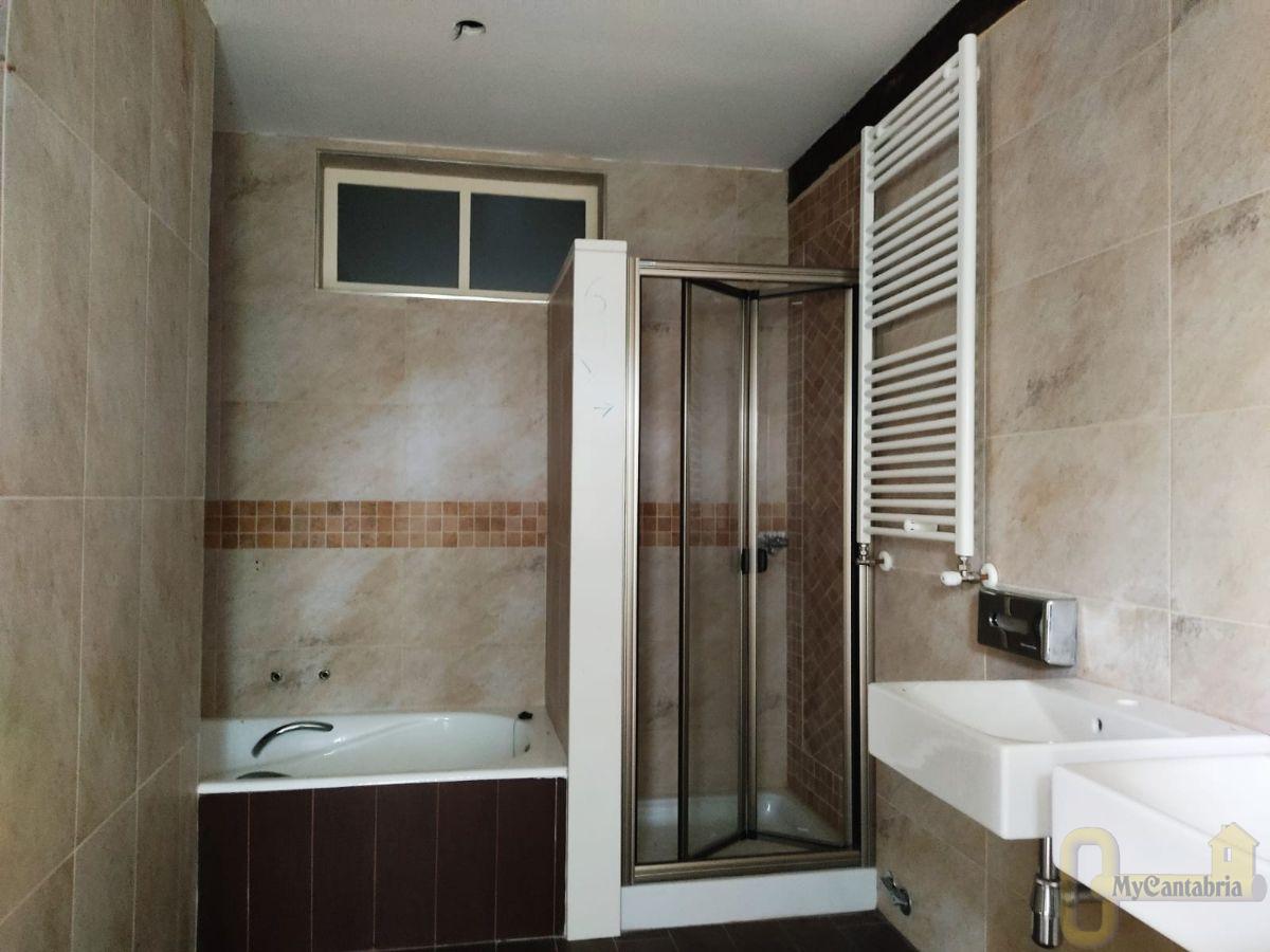 For sale of hotel in Riotuerto