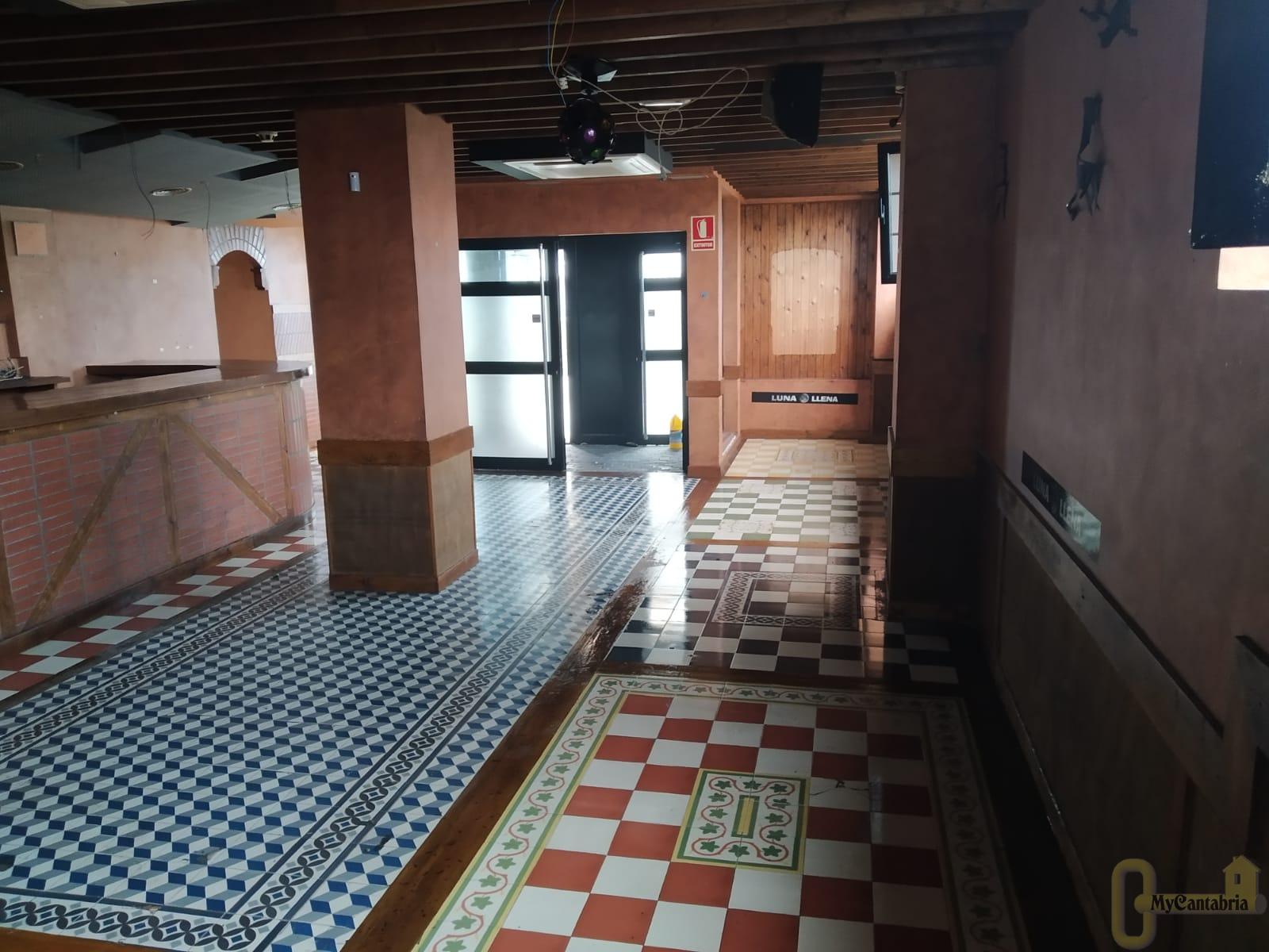 Venta de local comercial en Santa Cruz de Bezana