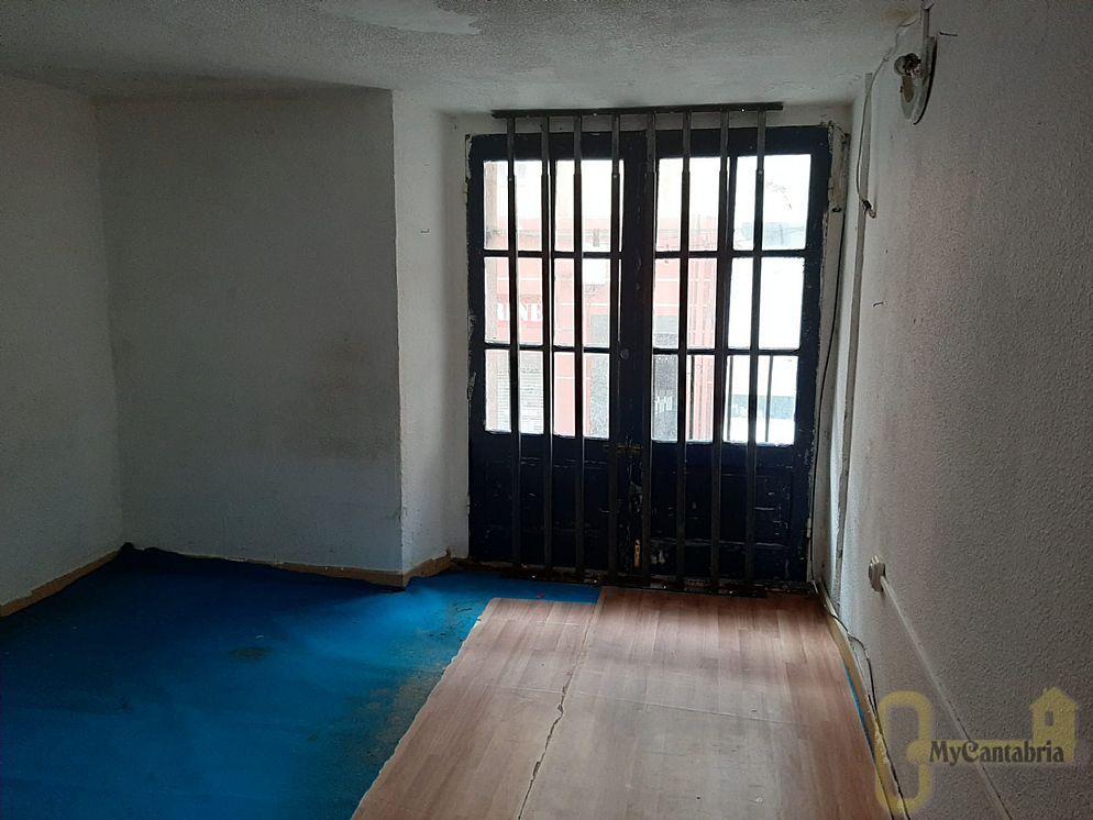 For sale of flat in Santander